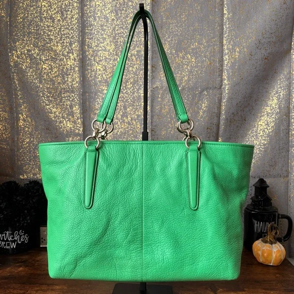 Coach Ellis Tote in Pebbled Bright Green Leather - Picture 4 of 13